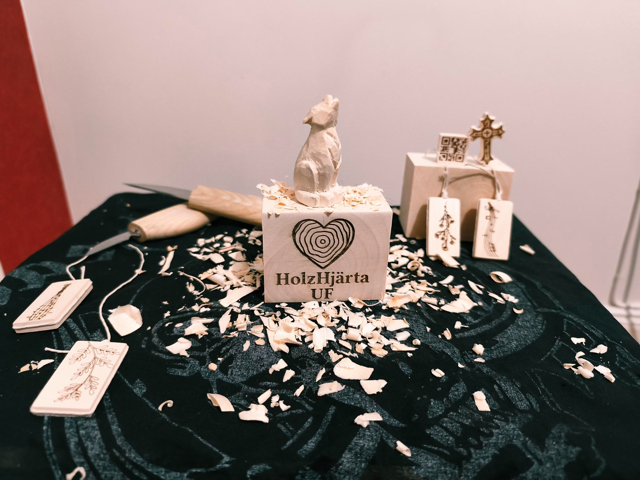 Lasergraverade trähängen